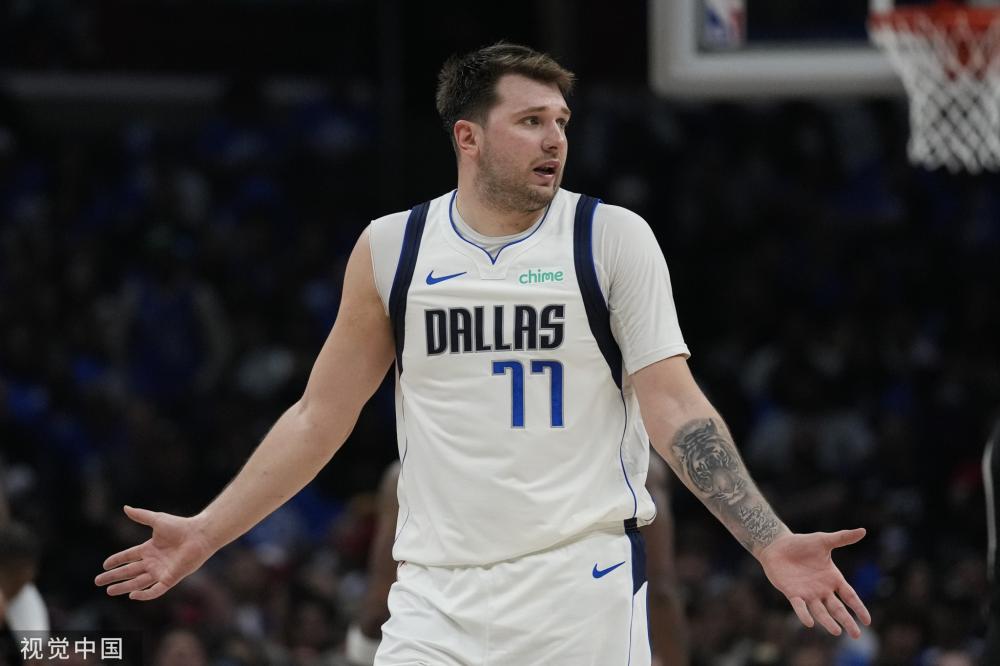 表现突出 表现突出