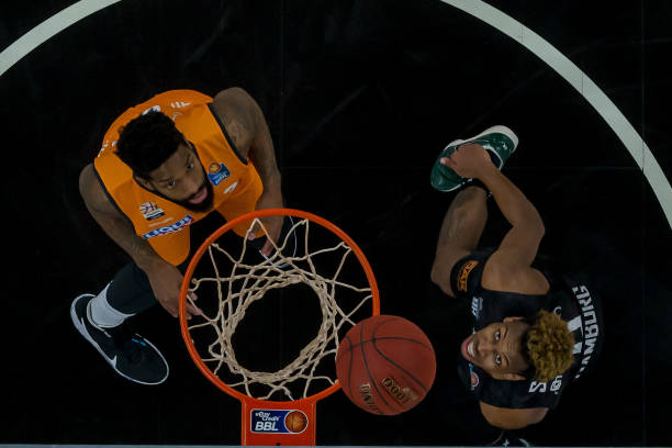 但C罗却逆 但C罗却逆