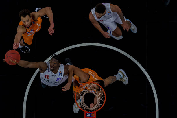 进攻线推进 进攻线推进