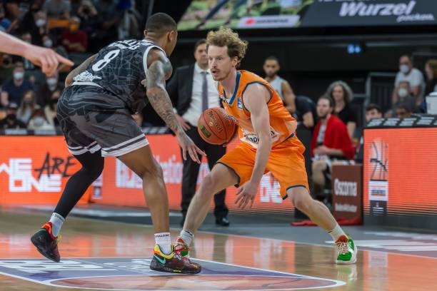 场精彩的碰 场精彩的碰